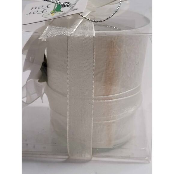 4 Calla Lily Design Candle Favor. - Picture 4 of 7